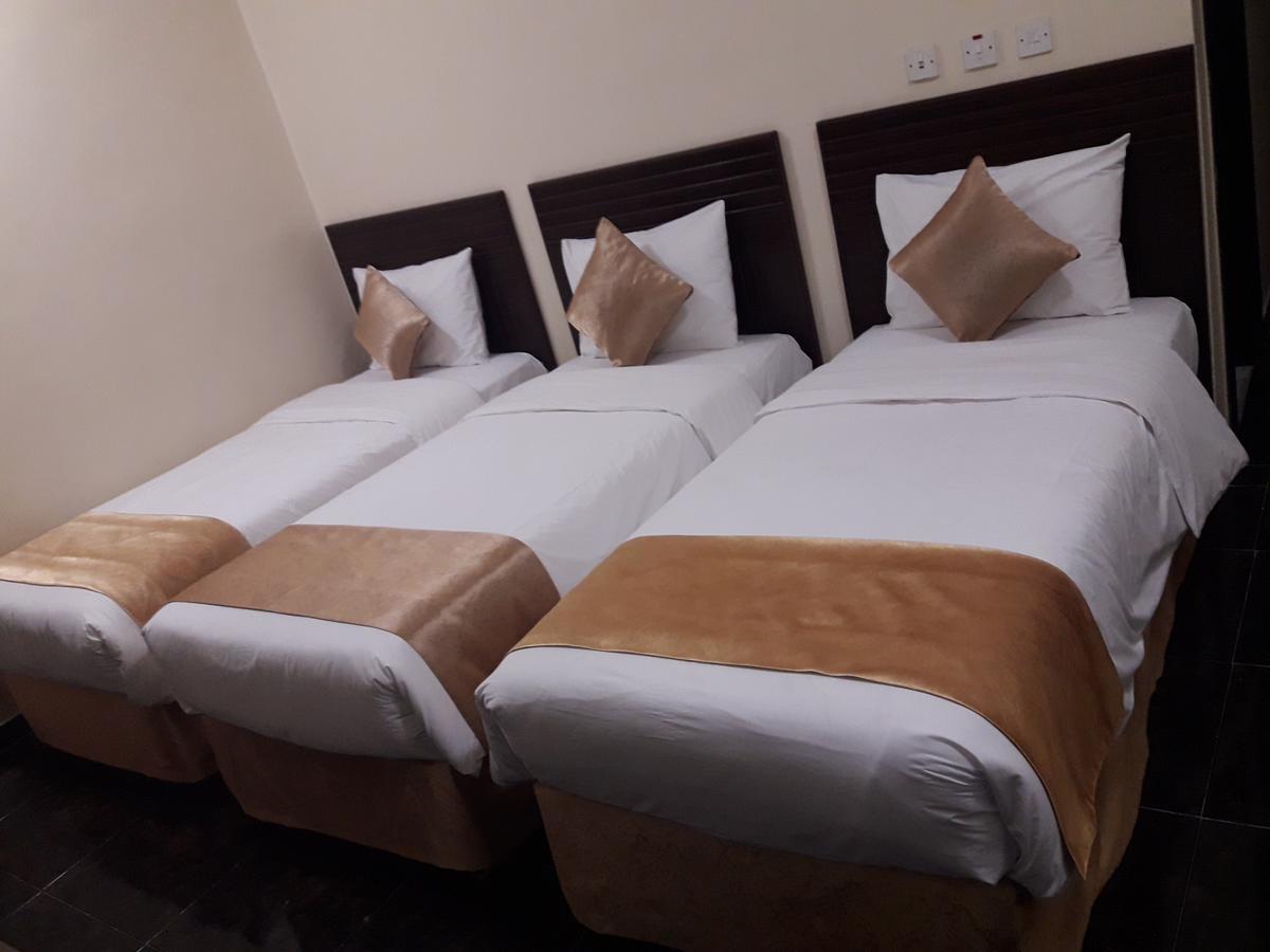 Lake Hotel Mukhi Bagian luar foto