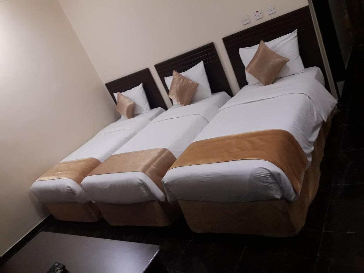 Lake Hotel Mukhi Bagian luar foto