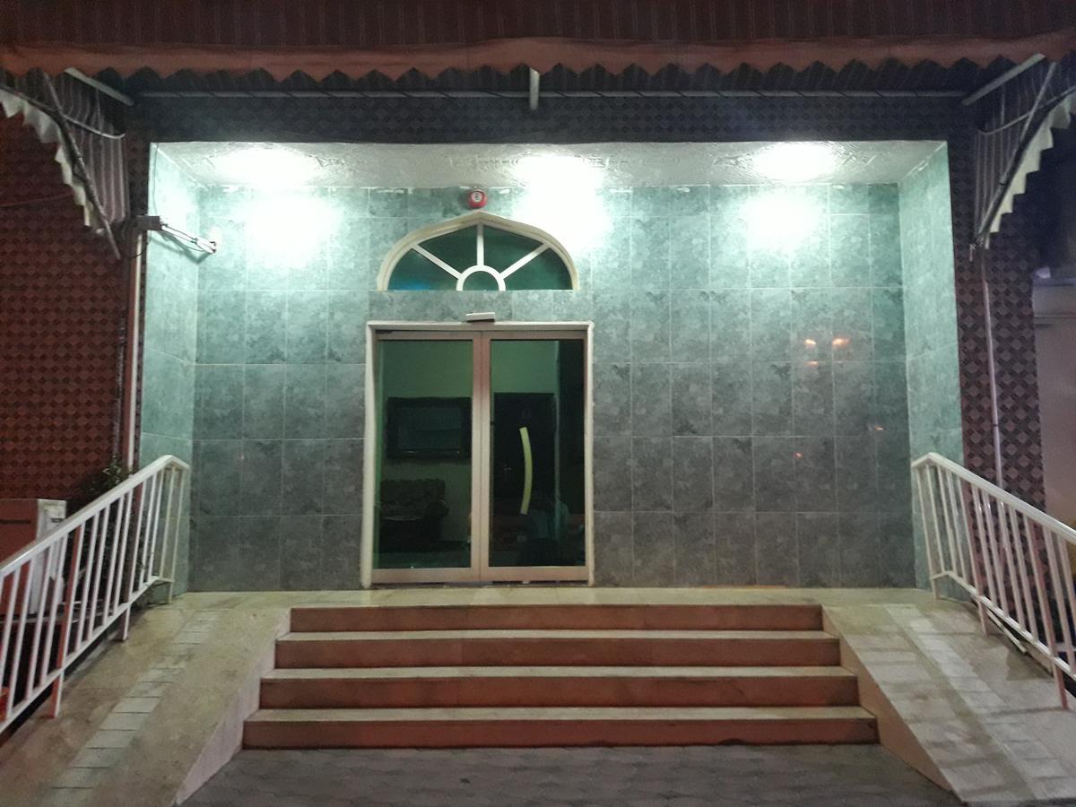 Lake Hotel Mukhi Bagian luar foto